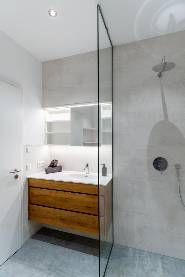 Handmade I Modern I Luxury I Kitchen I Home Office I Parkplatz Holzgerlingen Exterior foto